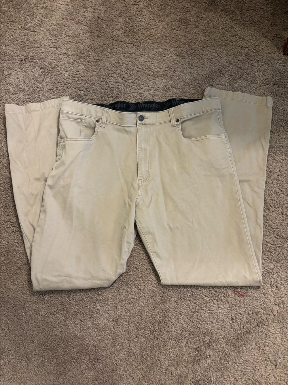 Wrangler Men's Khaki Beige Pants